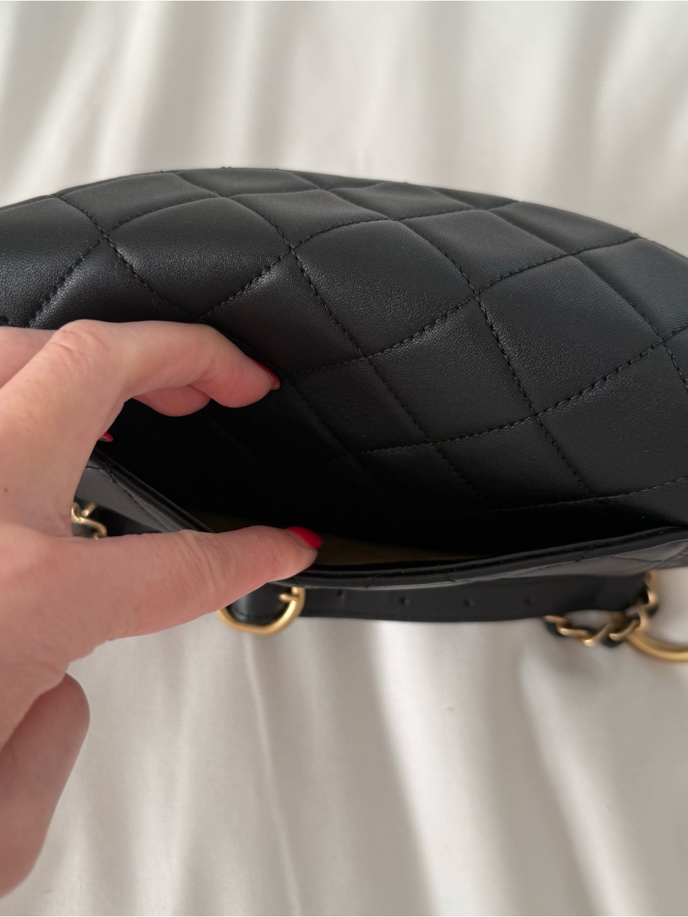 100% AUTHENTIC CHANEL ALL ABOUT CHAINS WAIST BAG! - Picture 4 of 8